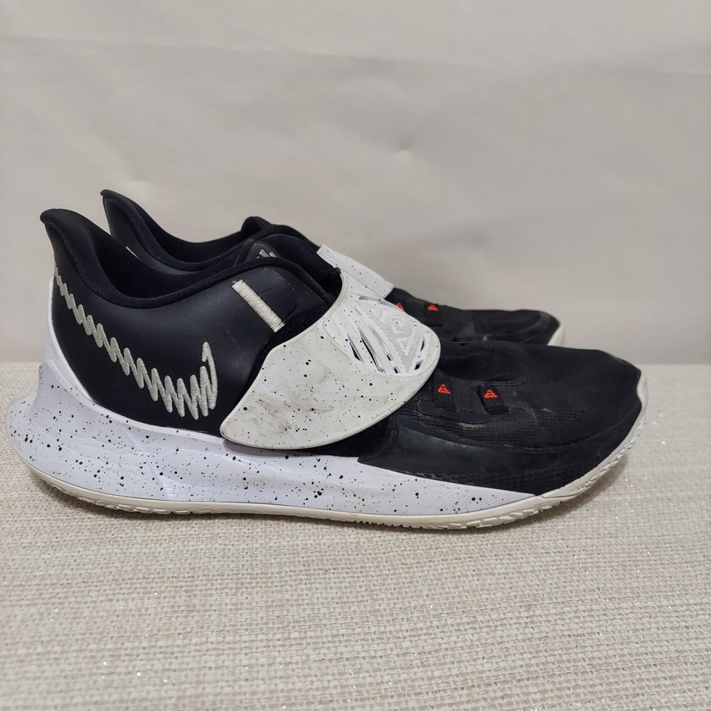 Nike Kyrie 3 Team Low‎ Black White Size 13 Cw6228-003